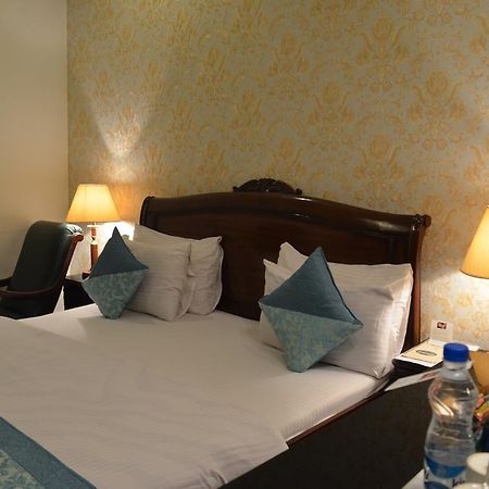 Hotel Emperor Palms New Delhi Exterior photo
