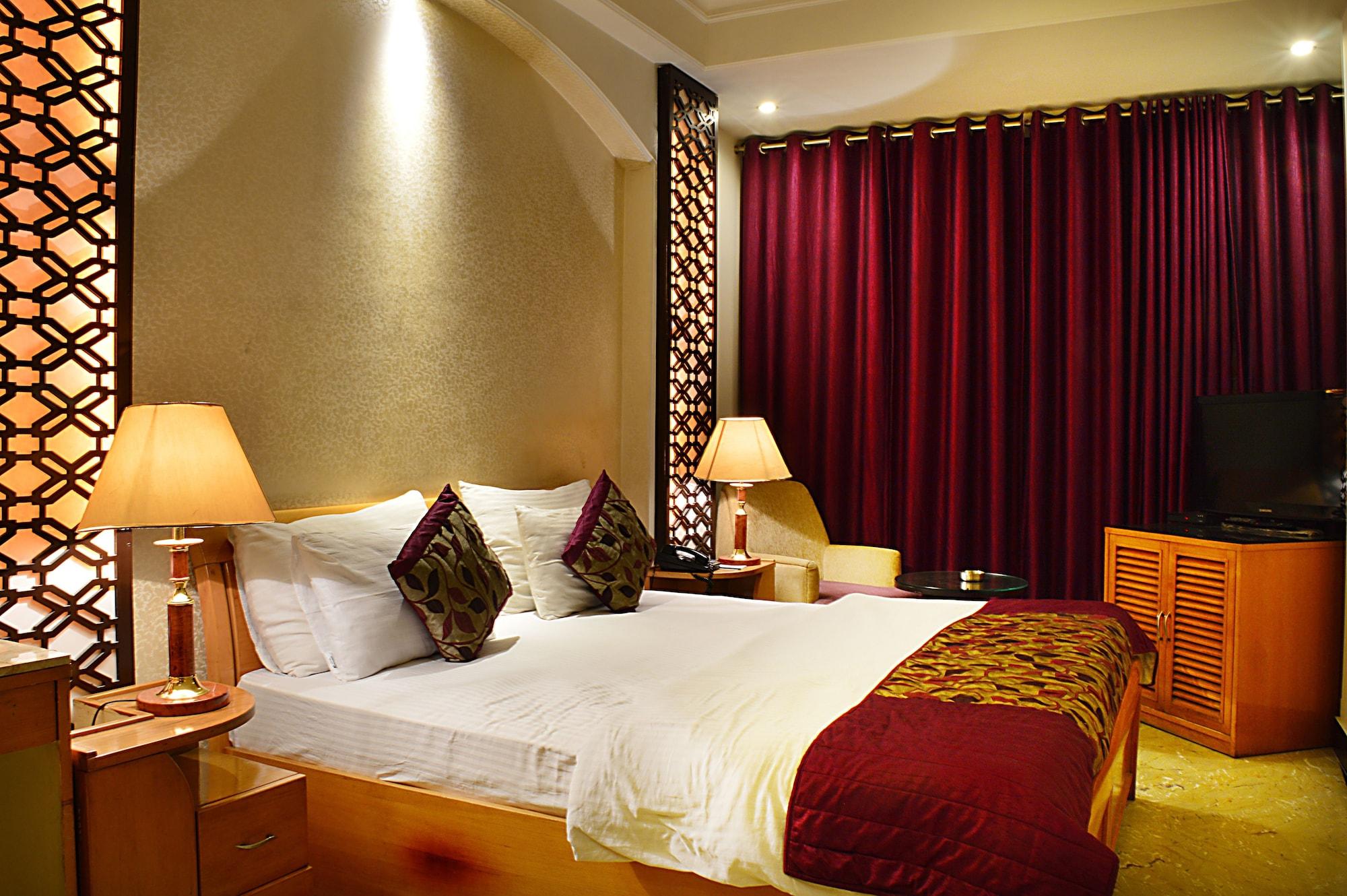 Hotel Emperor Palms New Delhi Exterior photo