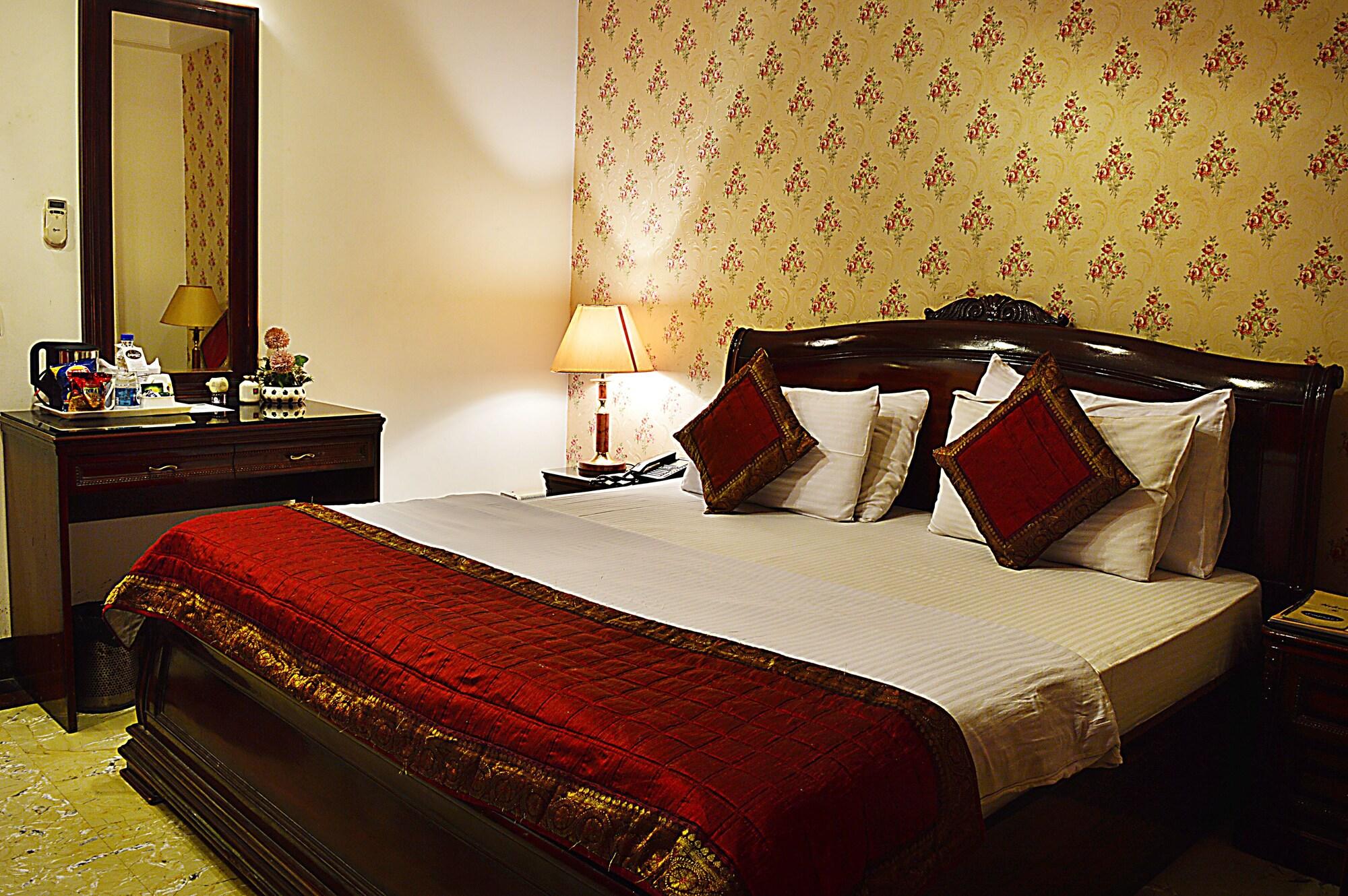 Hotel Emperor Palms New Delhi Exterior photo