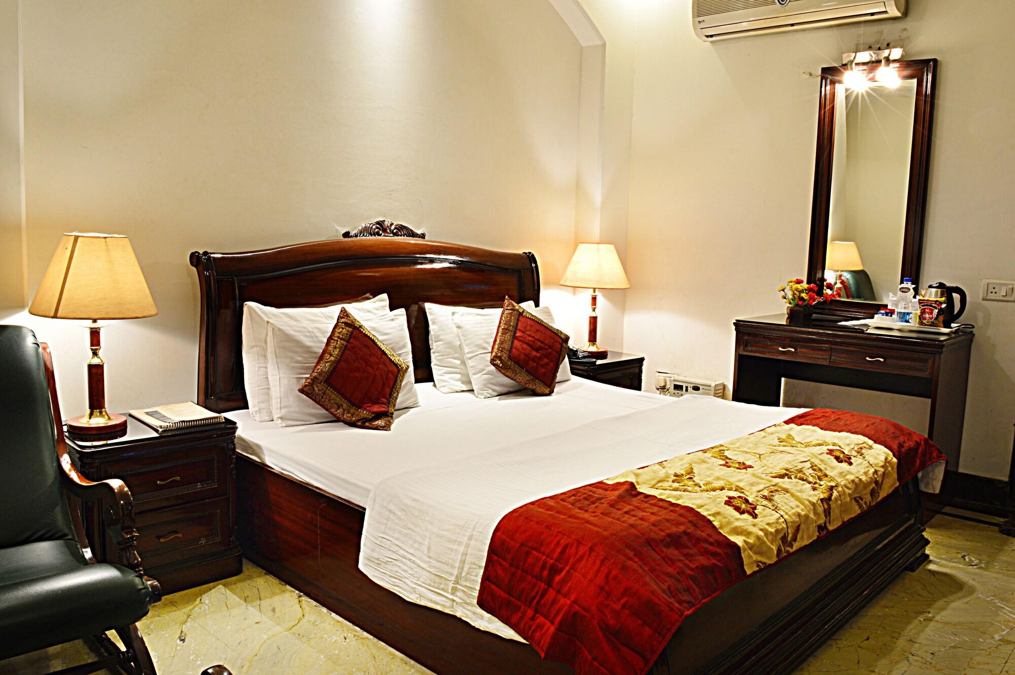 Hotel Emperor Palms New Delhi Exterior photo