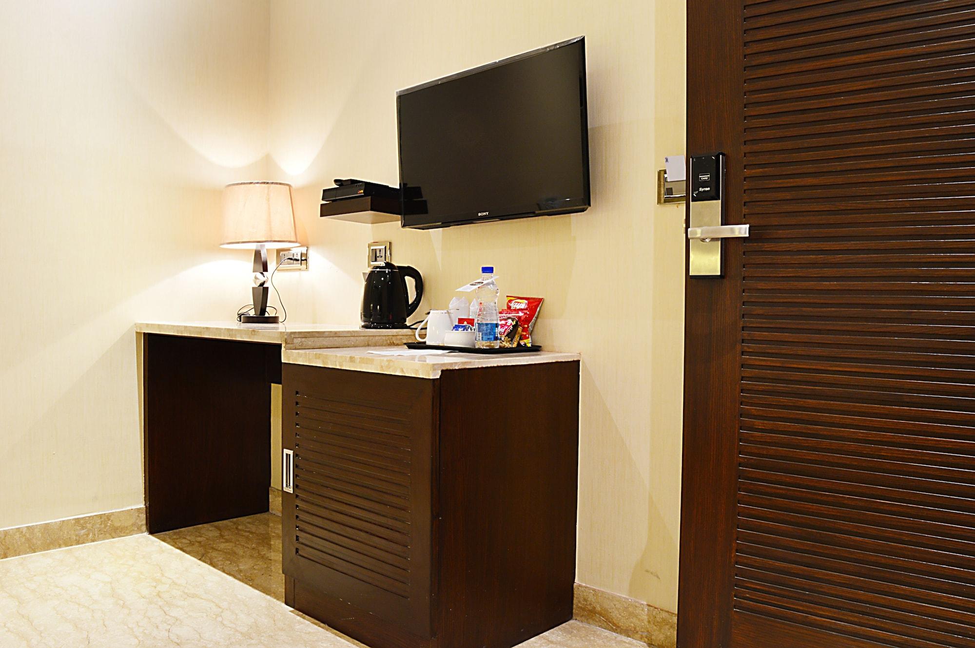 Hotel Emperor Palms New Delhi Exterior photo