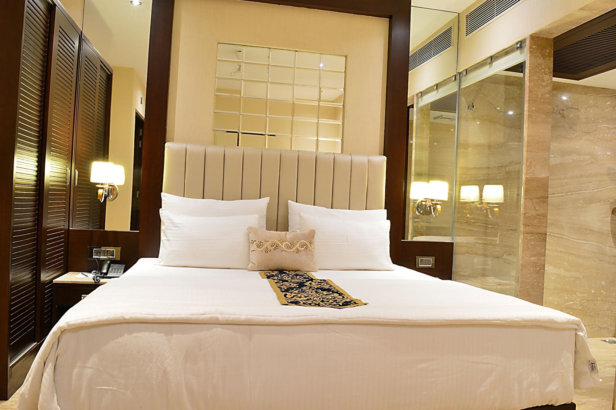 Hotel Emperor Palms New Delhi Exterior photo