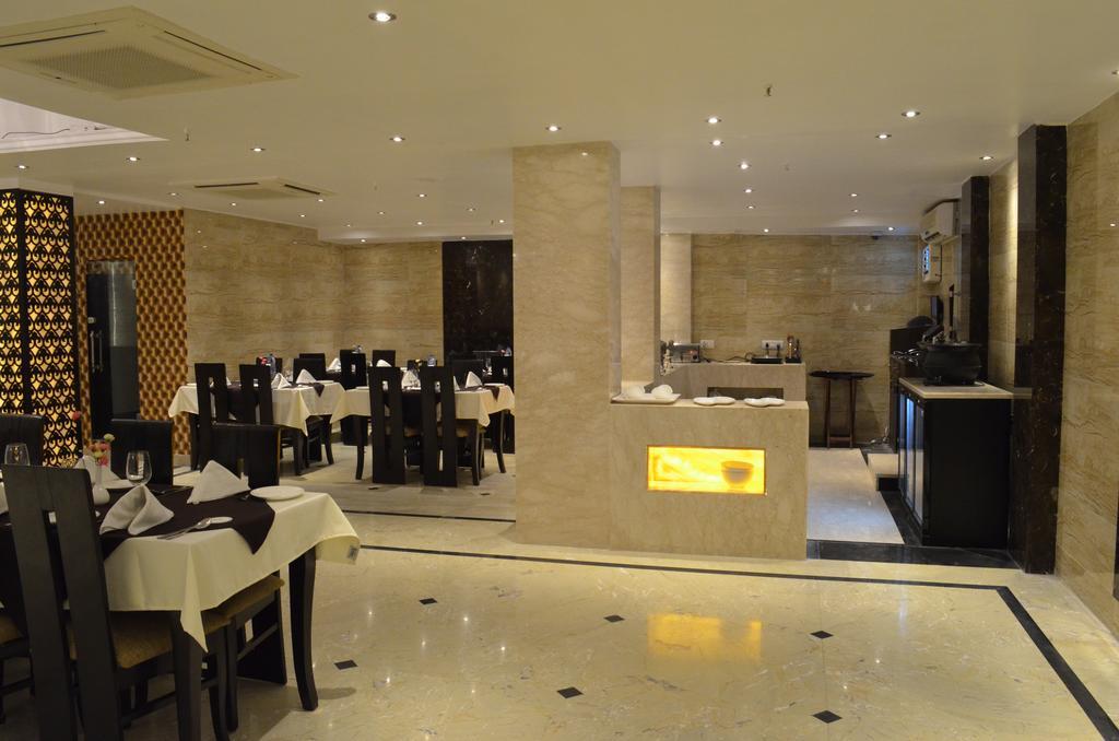 Hotel Emperor Palms New Delhi Exterior photo