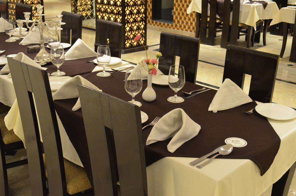Hotel Emperor Palms New Delhi Exterior photo