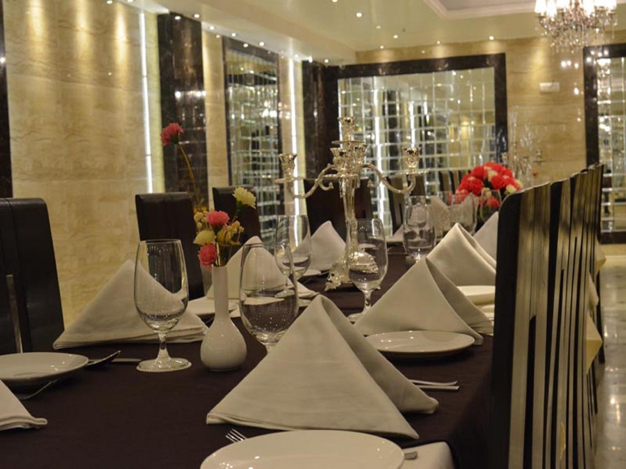Hotel Emperor Palms New Delhi Exterior photo