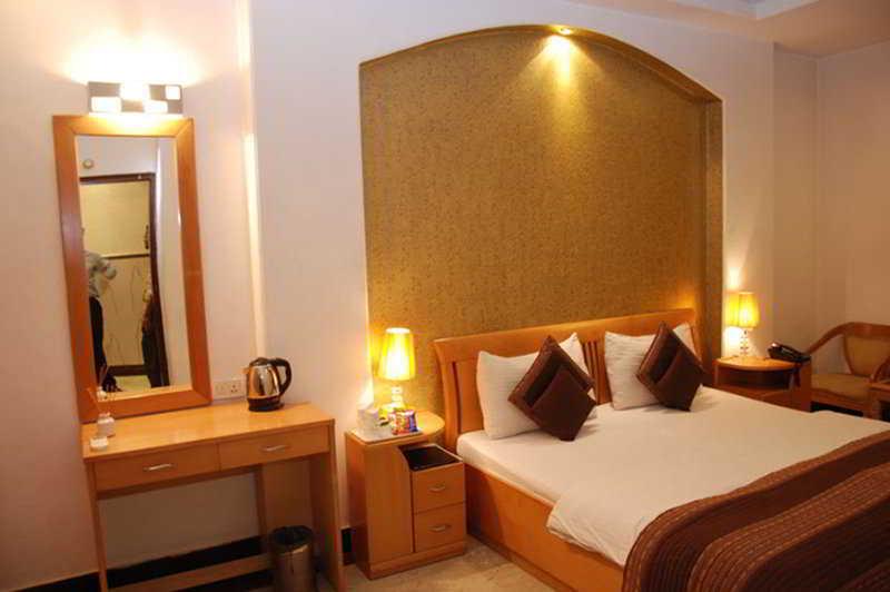 Hotel Emperor Palms New Delhi Exterior photo