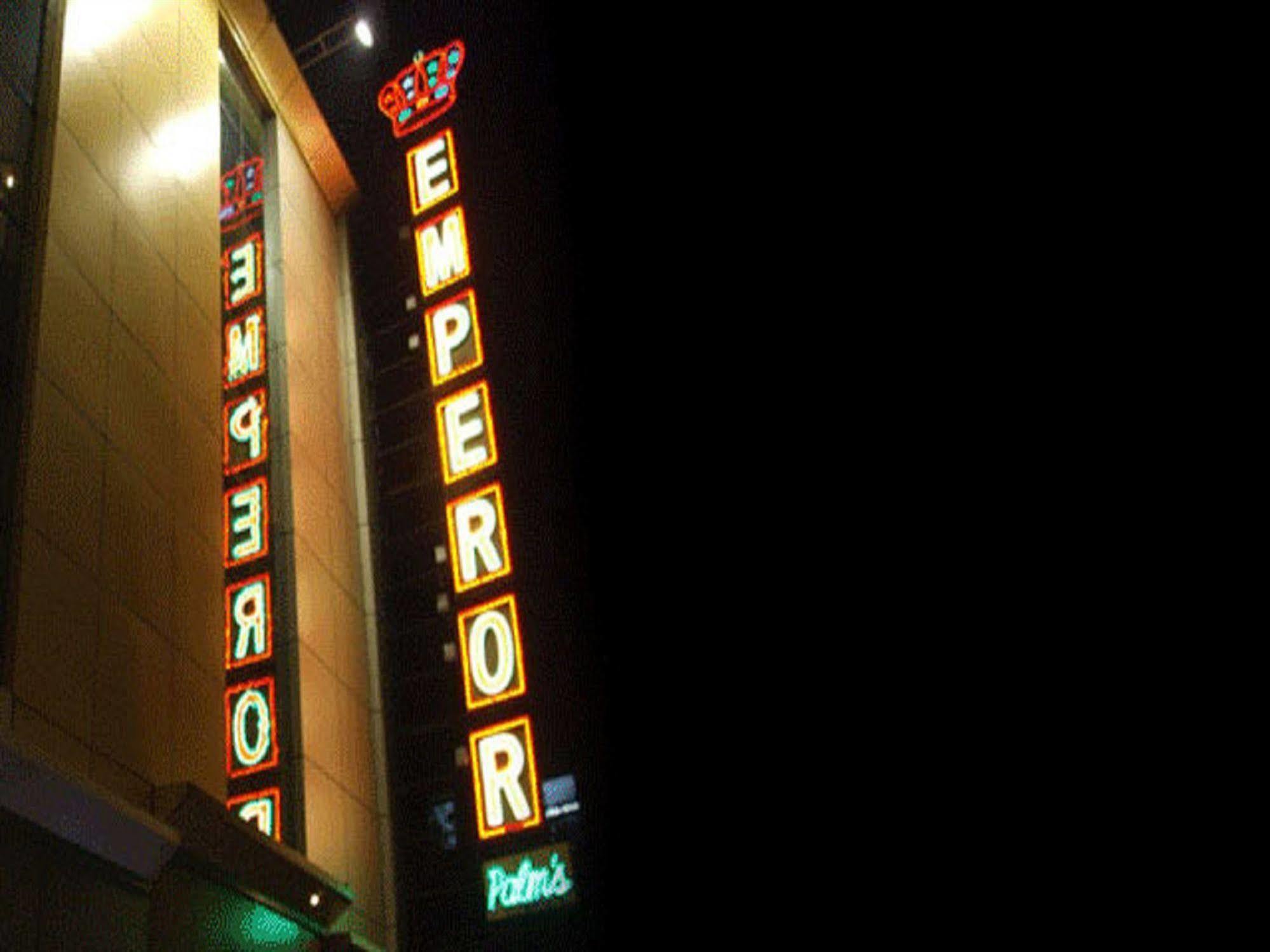 Hotel Emperor Palms New Delhi Exterior photo